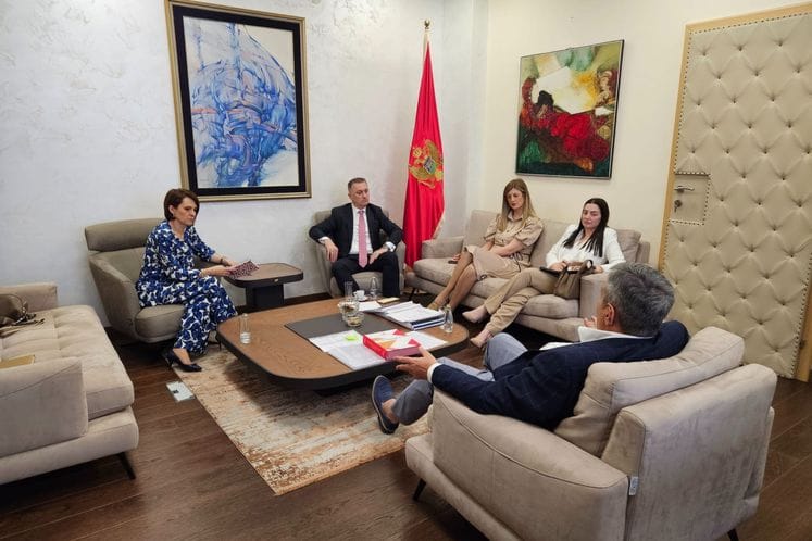 Ministri Gutić i Radunović: Prioritet bolji uslovi rada zaposlenih u CSR i razvoj usluga