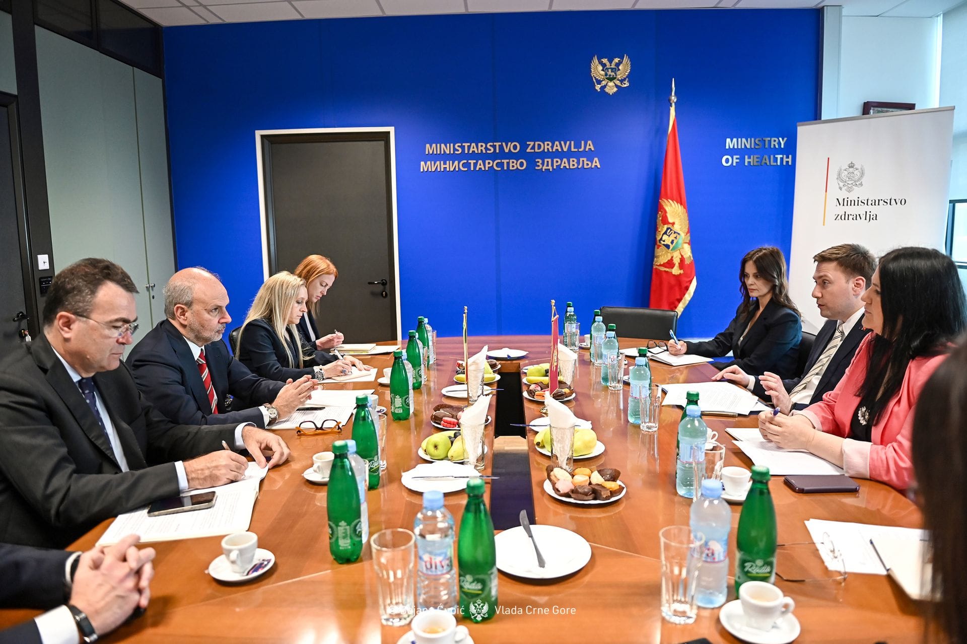 gallery.media[0].alt