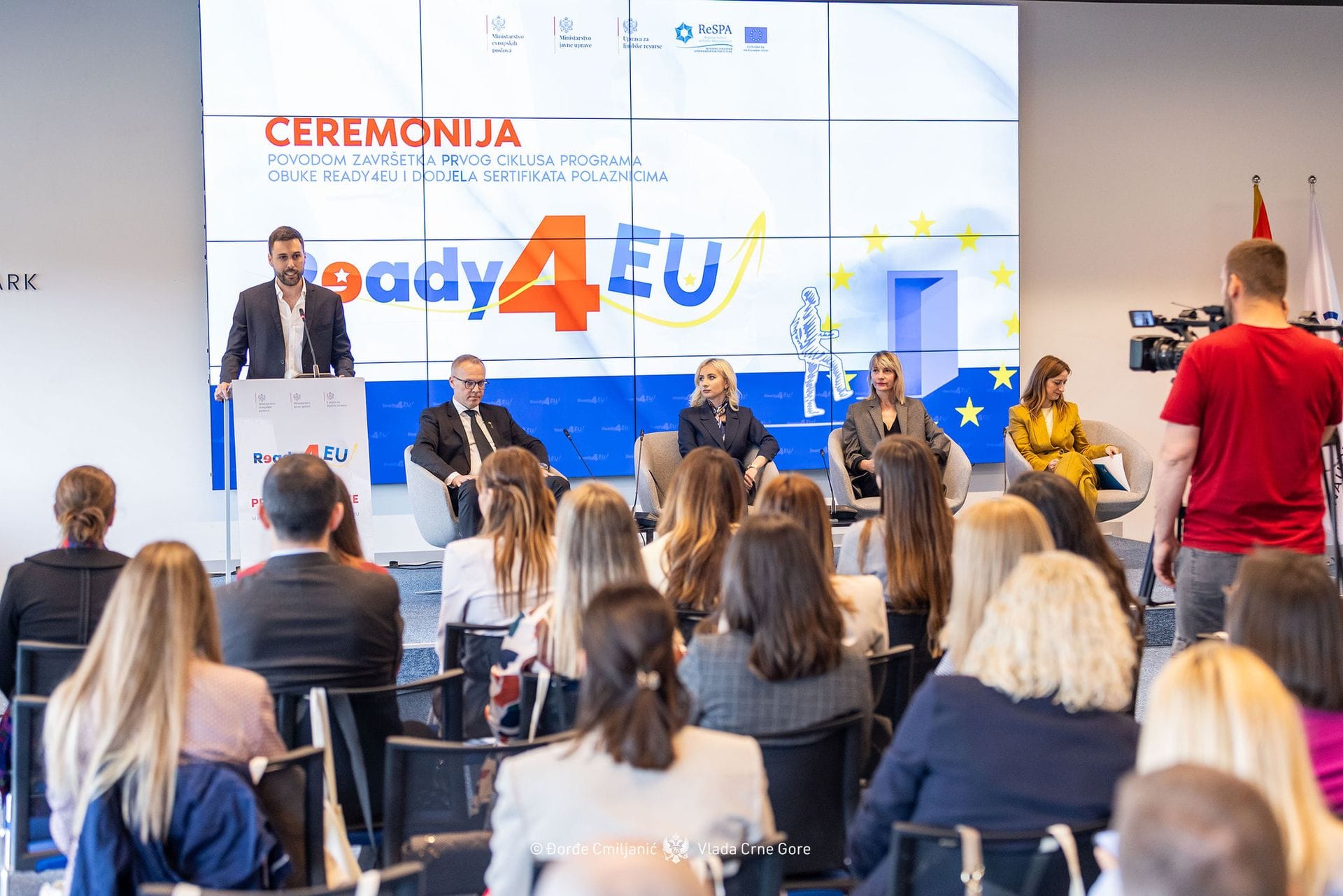 gallery.media[0].alt