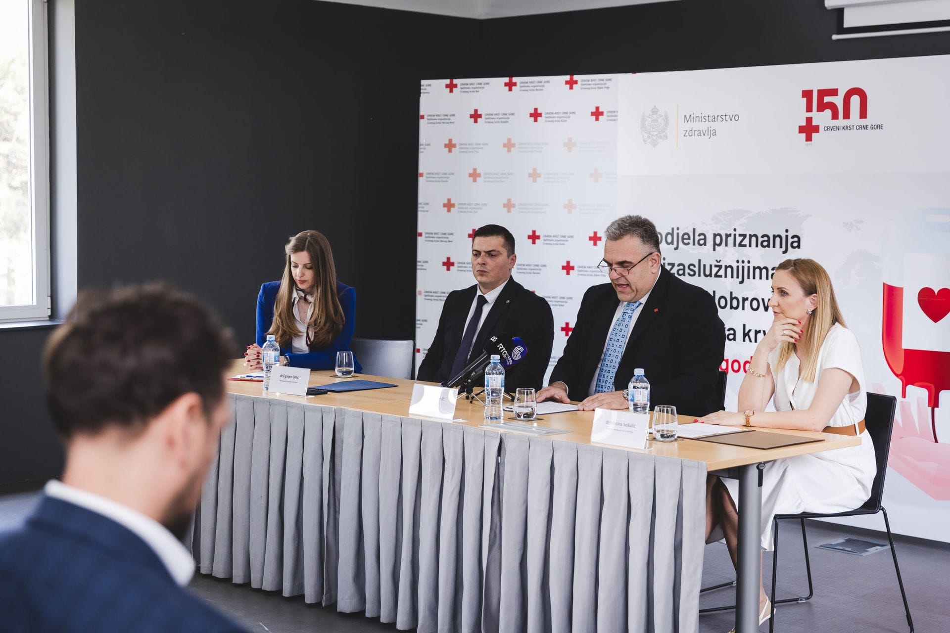 gallery.media[0].alt