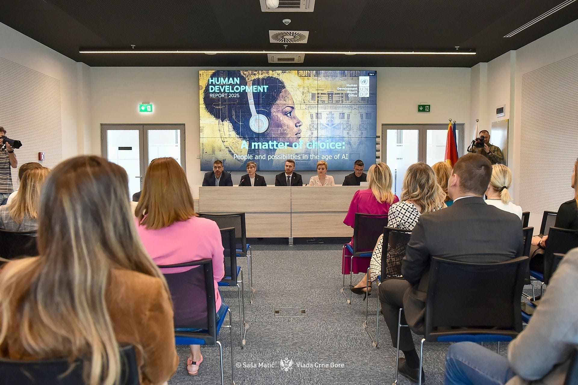 Predstavljen prvi Izvještaj o spremnosti Crne Gore za primjenu vještačke inteligencije u javnoj upravi