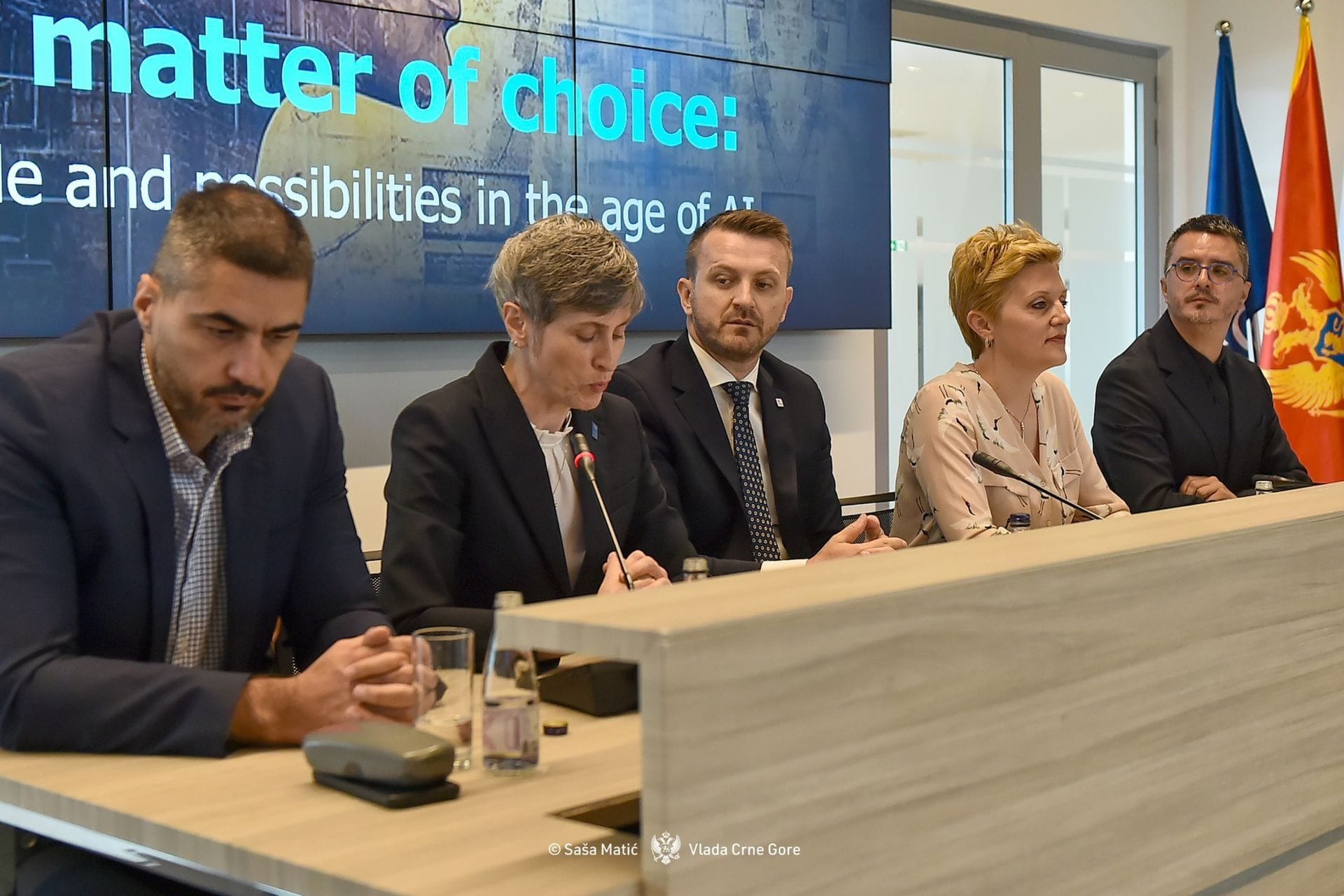 Predstavljen prvi Izvještaj o spremnosti Crne Gore za primjenu vještačke inteligencije u javnoj upravi