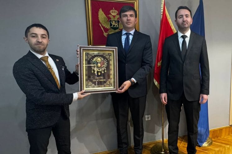Sastanak ministar Azemovića sa generalnim koordinatorom Karabaha Azerbejdžanske nacionalne platforme (KIAMP) Elvinom Abdurahmanlijem i predstavnikom udruženja iz Turske Cenerom Karakušem