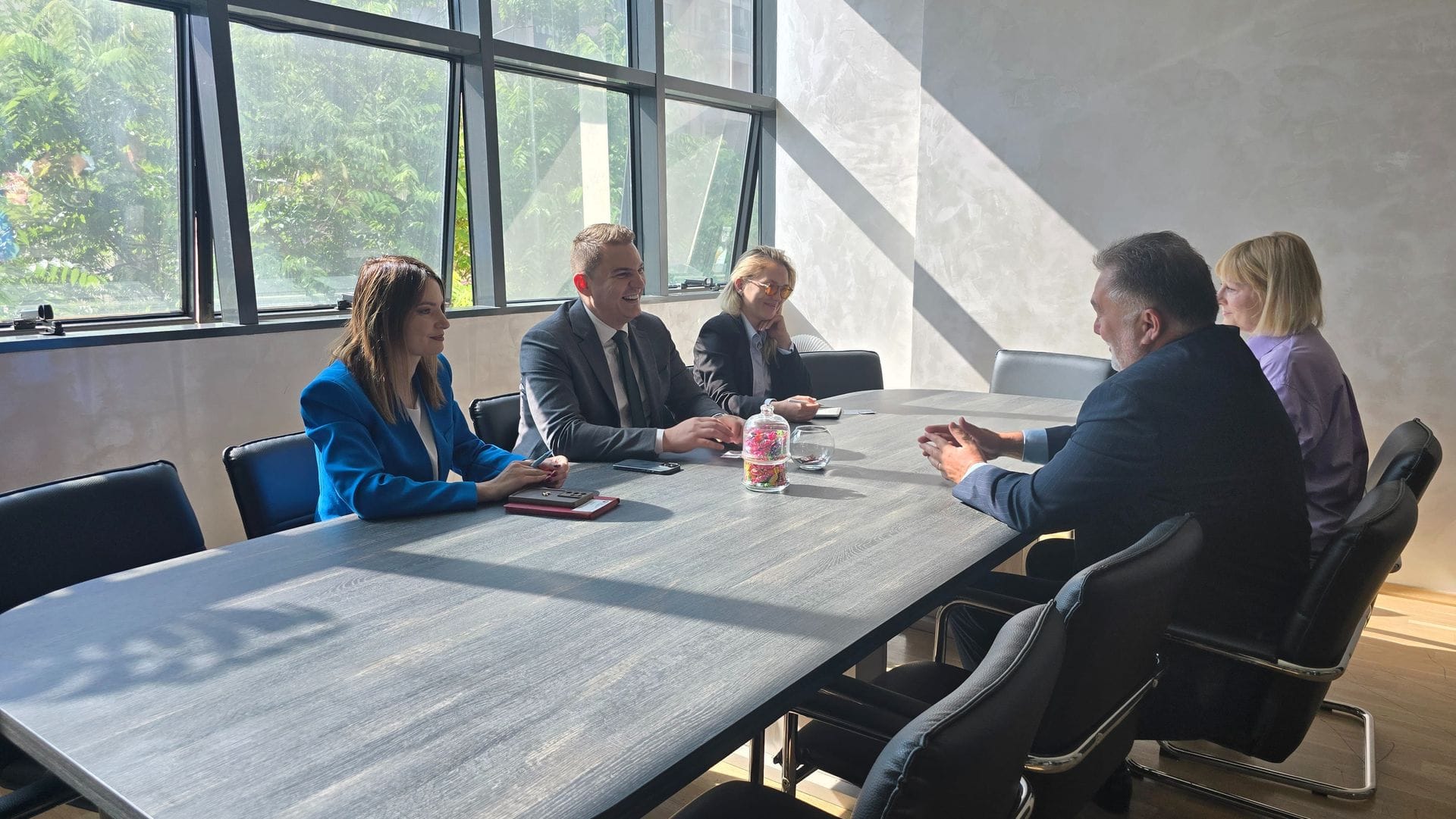 gallery.media[0].alt