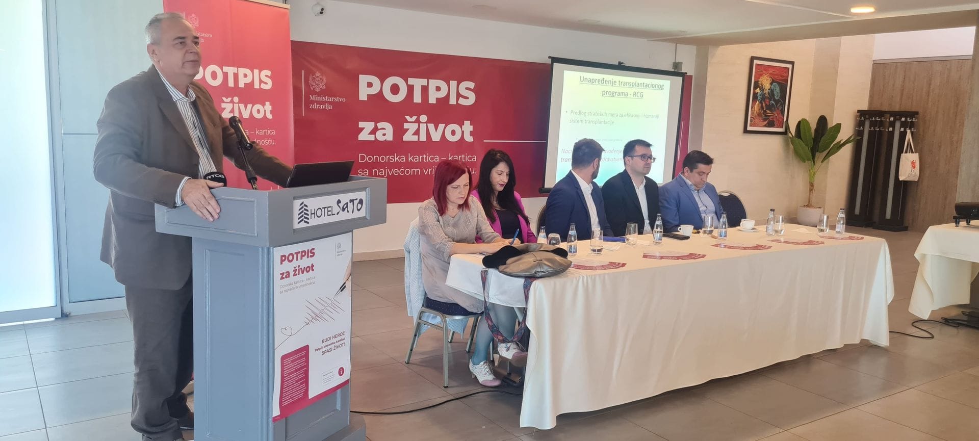 gallery.media[0].alt