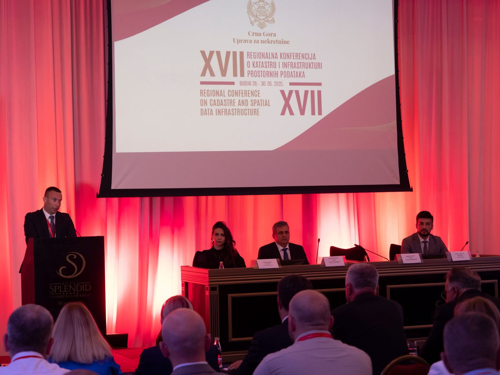 gallery.media[0].alt