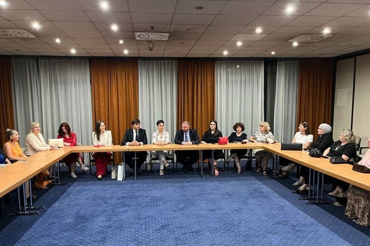 Azemović se sastao sa predstavnicama Foruma žena Udruženja građana porijeklom iz Sandžaka