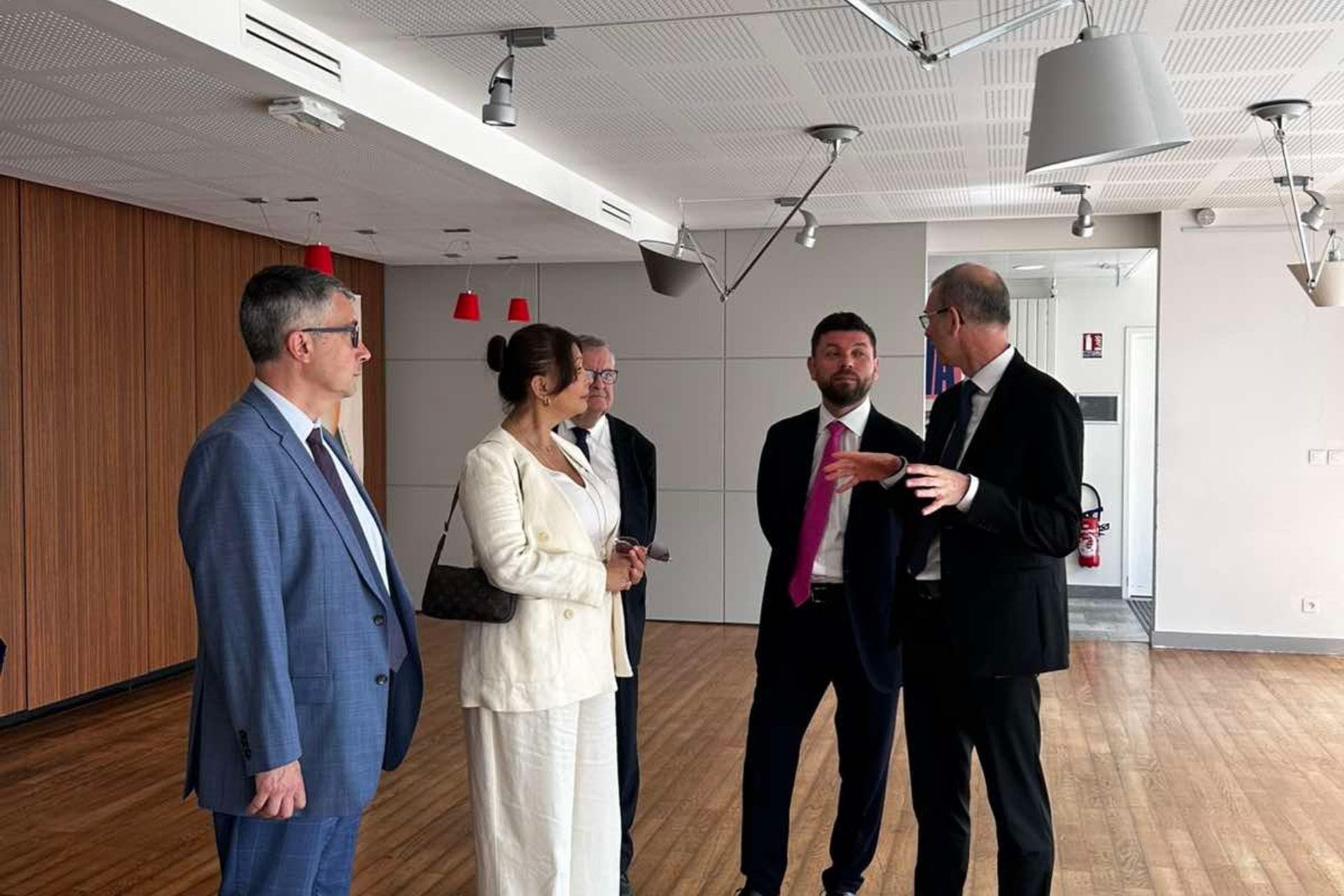 Kordić na Biznis forumu u Normandiji