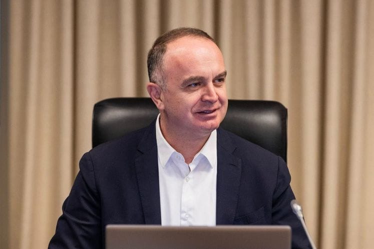 Nik Gjeloshaj Nik Gjeloshaj