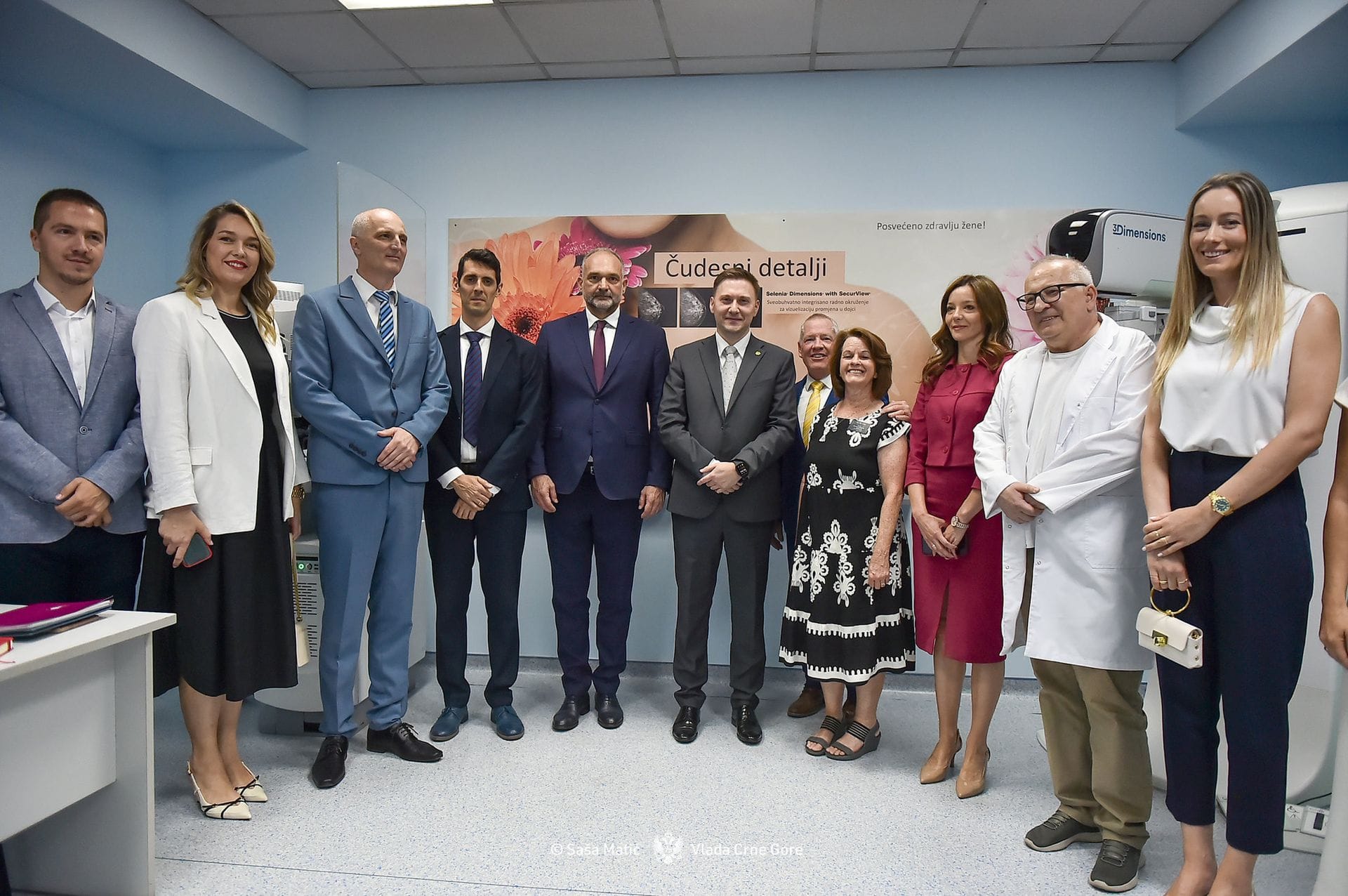 gallery.media[0].alt