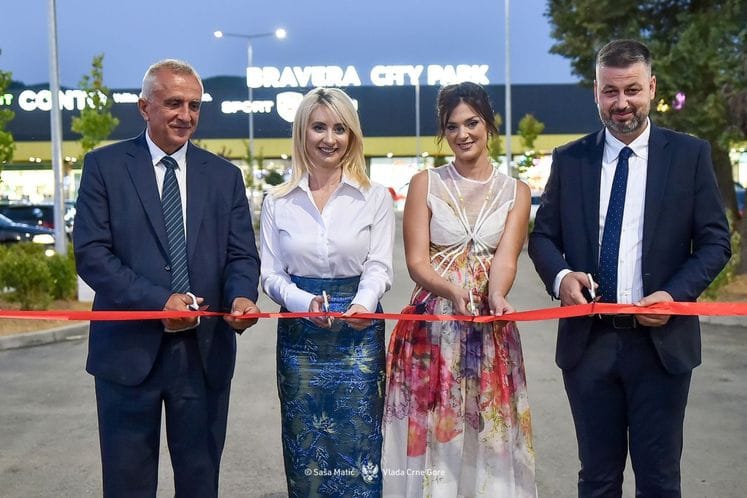 Maida Gorčević - Otvaranje Bravera City Parka u Bijelom Polju Maida Gorčević - Otvaranje Bravera City Parka u Bijelom Polju