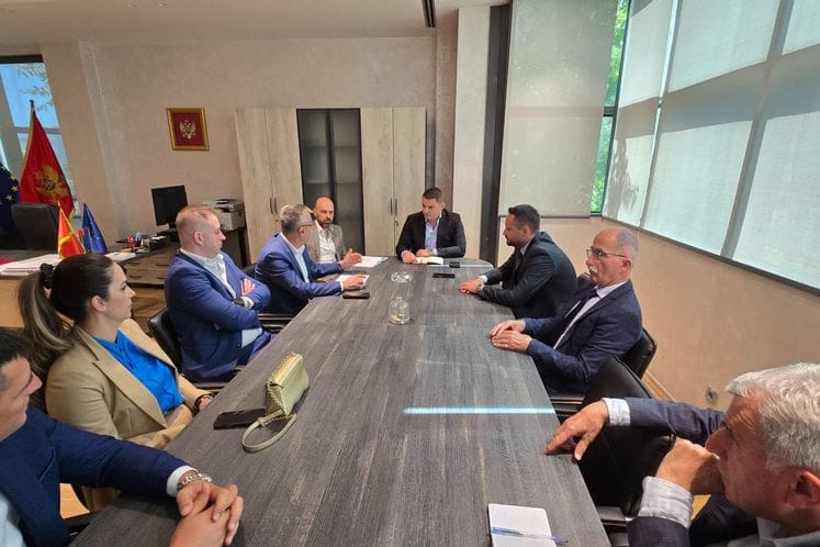 Министар Шахмановић одржао састанак са руководством ЕПЦГ:
