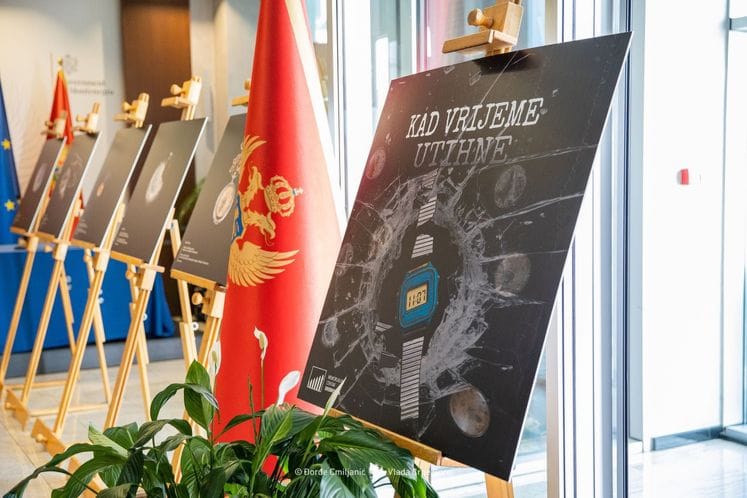 Izložba fotografija "Kad vrijeme utihne"