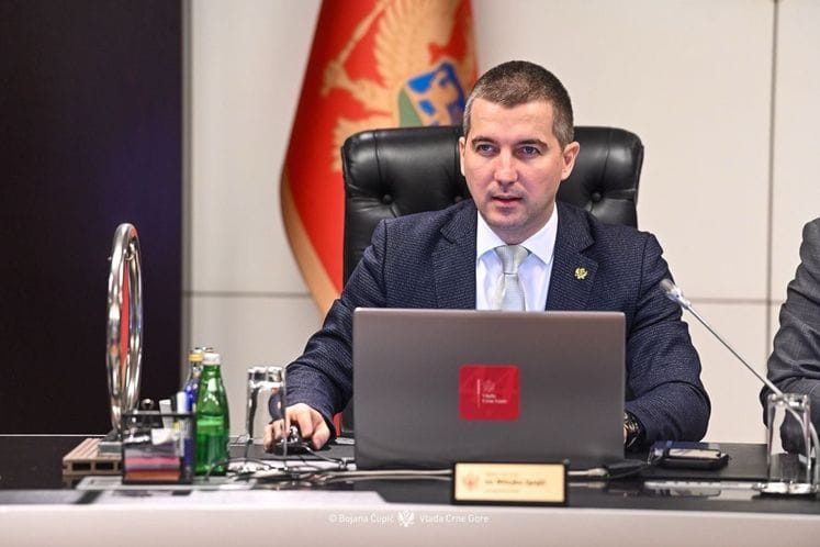 Potpredsjednik Vlade Aleksa Bečić čestitao Dan opštine Berane