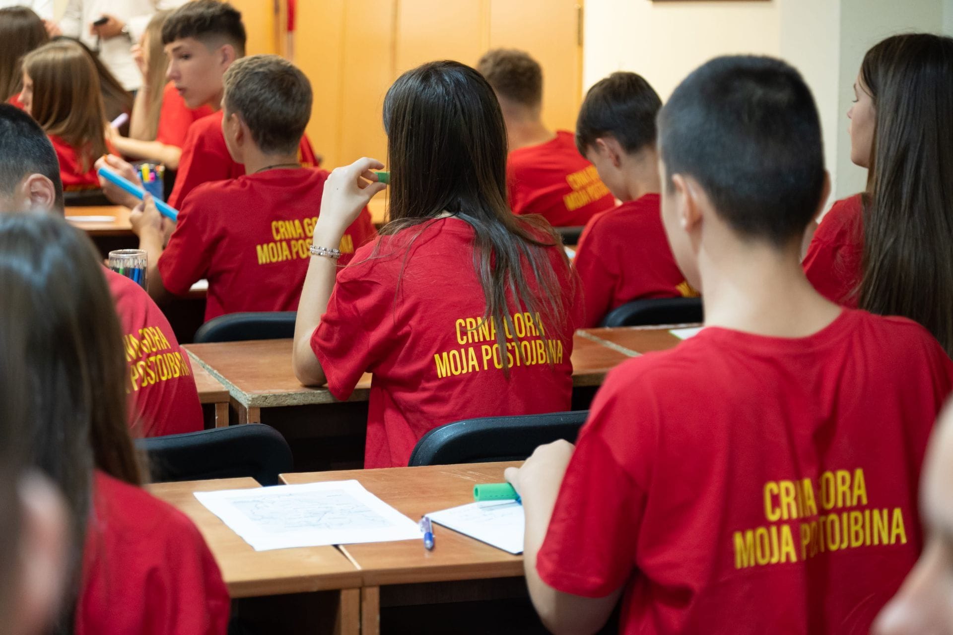 Azemović posjetio djecu polaznike Ljetnje škole jezika i kulture „Crna Gora moja postojbina“ na Ivanovim koritima 7 Azemović posjetio djecu polaznike Ljetnje škole jezika i kulture „Crna Gora moja postojbina“ na Ivanovim koritima