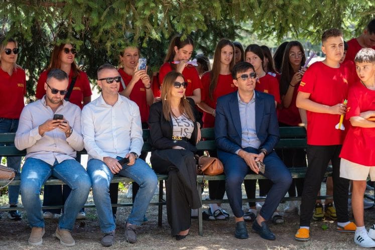 Azemović posjetio djecu polaznike Ljetnje škole jezika i kulture „Crna Gora moja postojbina“ na Ivanovim koritima