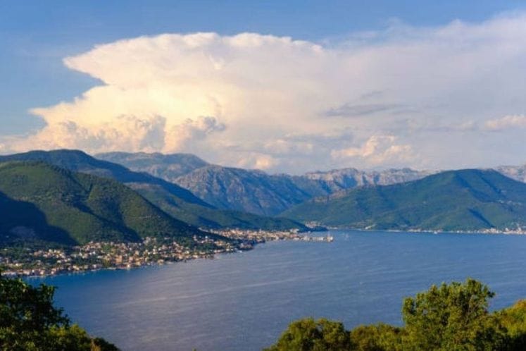 ПОЗИВ ЗА ИСКАЗИВАЊЕ ИНТЕРЕСОВАЊА – ИНВЕСТИЦИОНА КОНФЕРЕНЦИЈА НА ВИСОКОМ НИВОУ / ЦАЛЛ ФОР ЕXПРЕССИОН ОФ ИНТЕРЕСТ – ХИГХ-ЛЕВЕЛ ИНВЕСТМЕНТ ЦОНФЕРЕНЦЕ