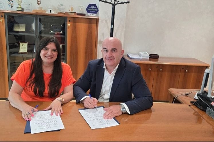 Potpisivanje ugovora za pomoć opštinama