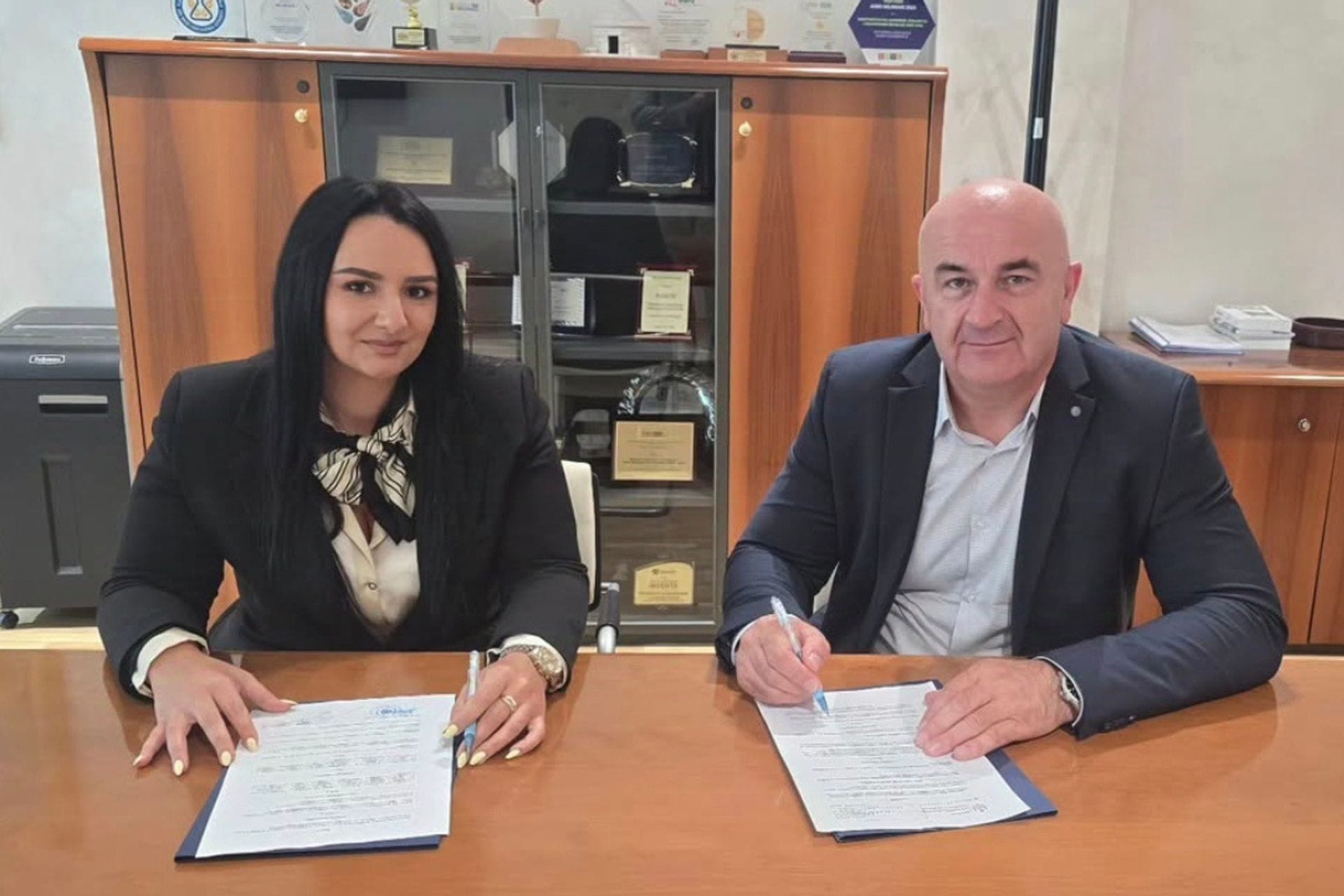 Potpisivanje ugovora za razvoj  ruralne infrastrukture