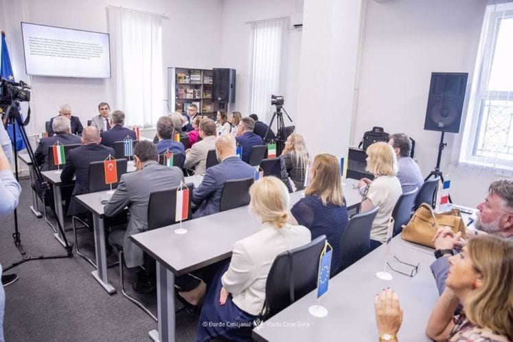 Ibrahimović meets with members of the diplomatic corps in Rožaje