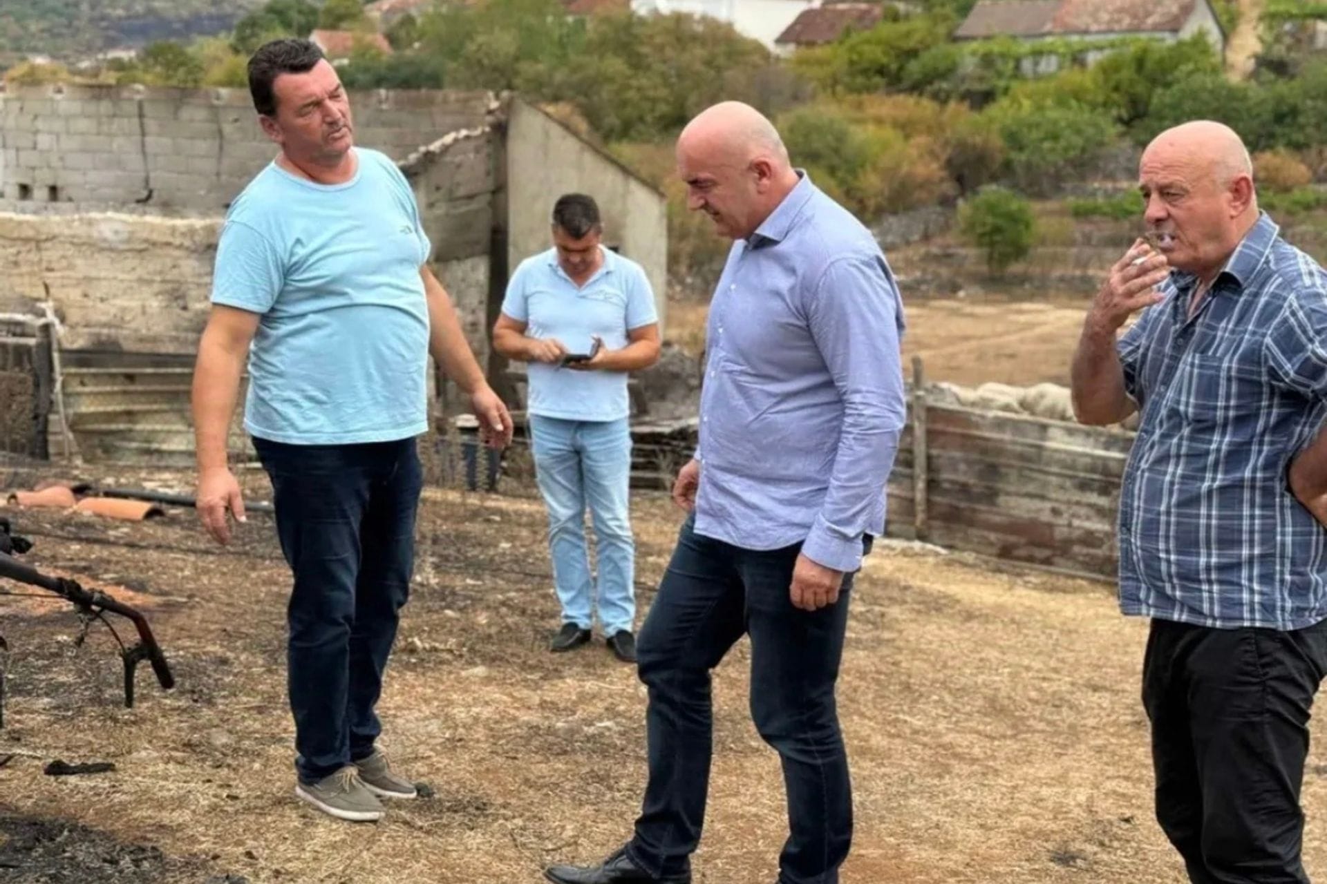 Obilazak Pipera posle požara