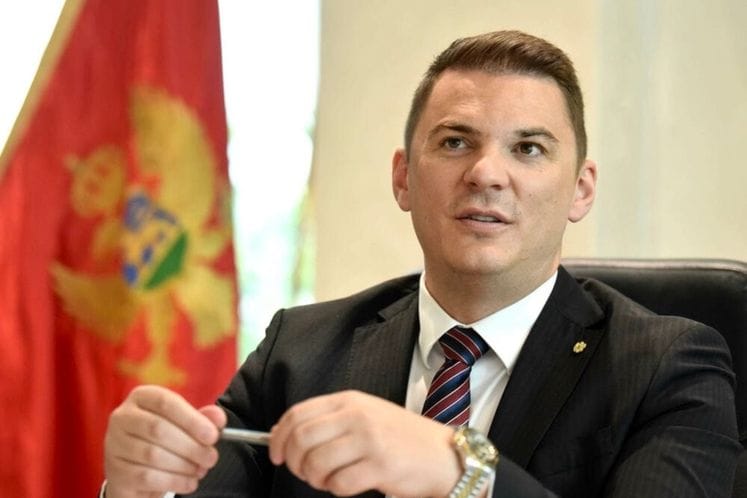 Министар Адмир Шахмановић