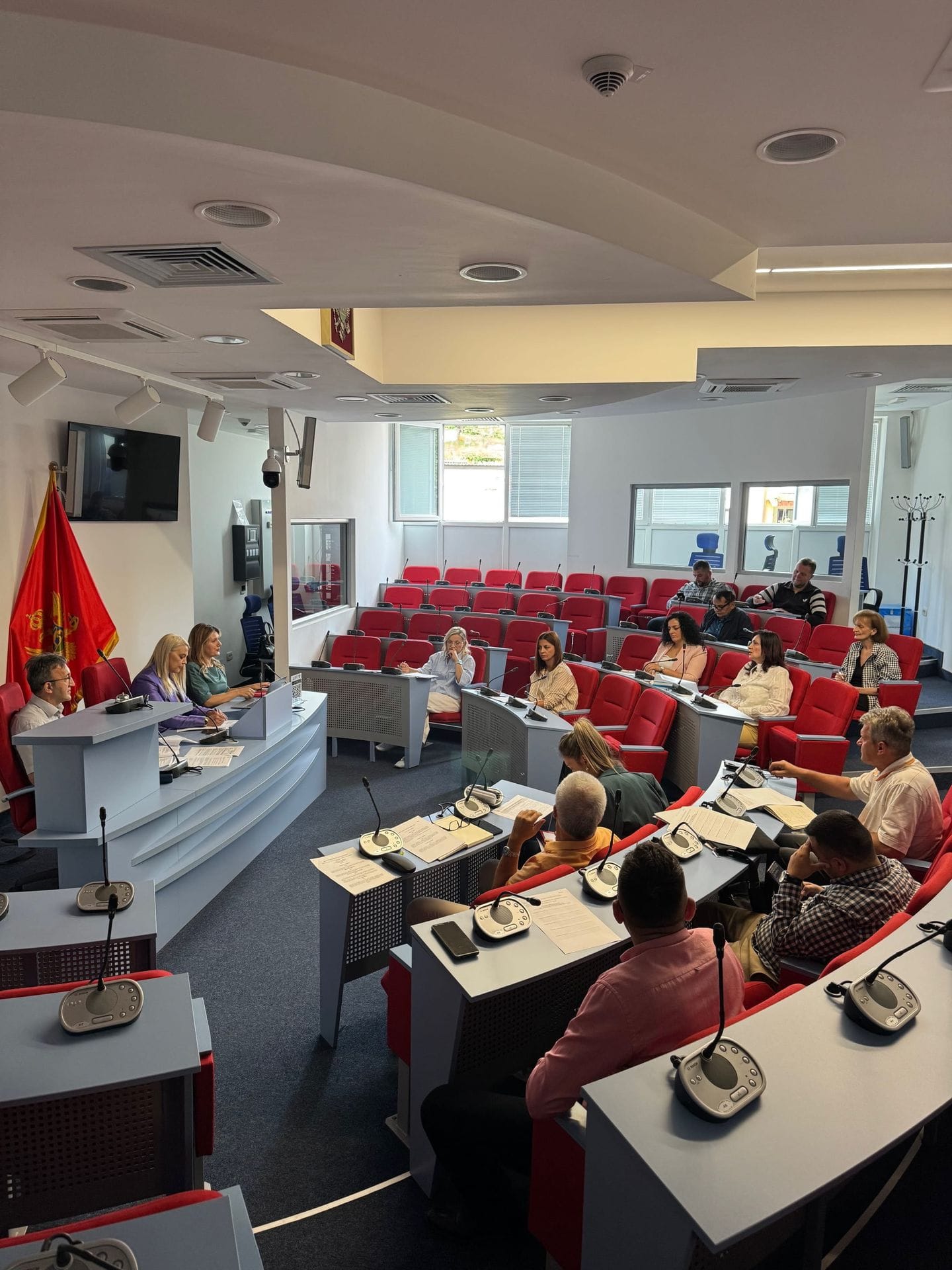 gallery.media[0].alt