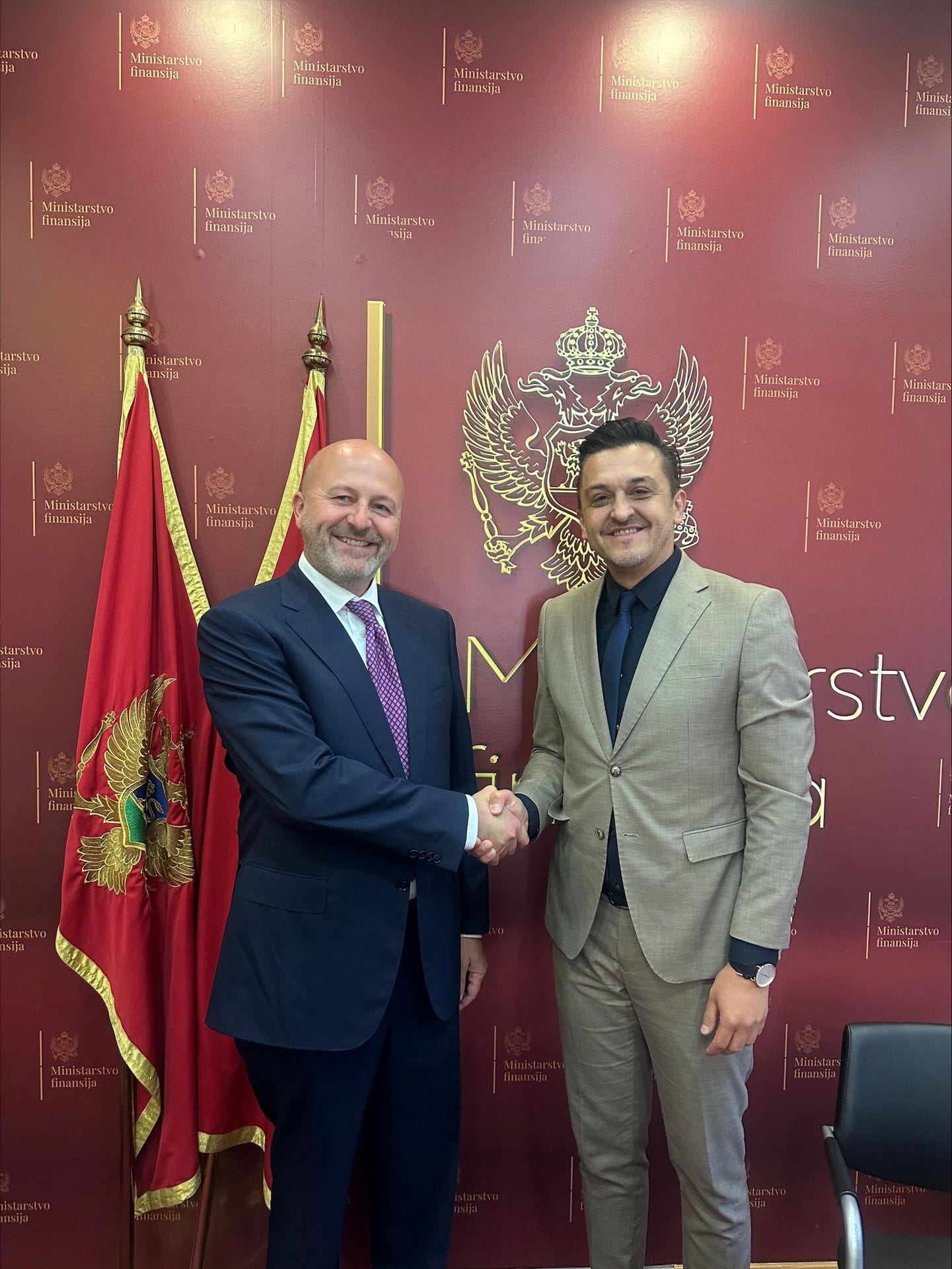 gallery.media[0].alt