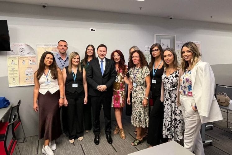 Ulaganje u znanje zdravstvenih radnika je ulaganje u zdravlje majki i djece