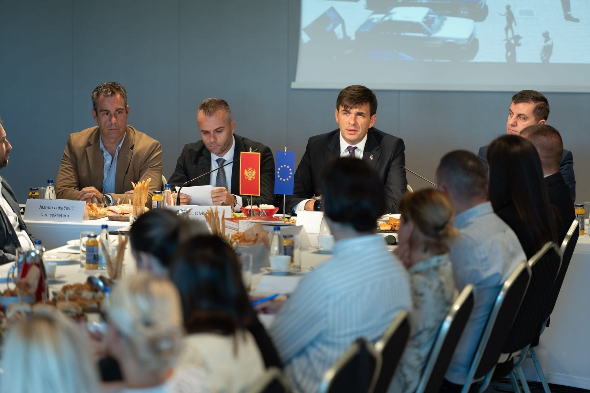 Ministar Mirsad Azemović održao radni doručak sa novinarima: Dijaspora u fokusu državne politike