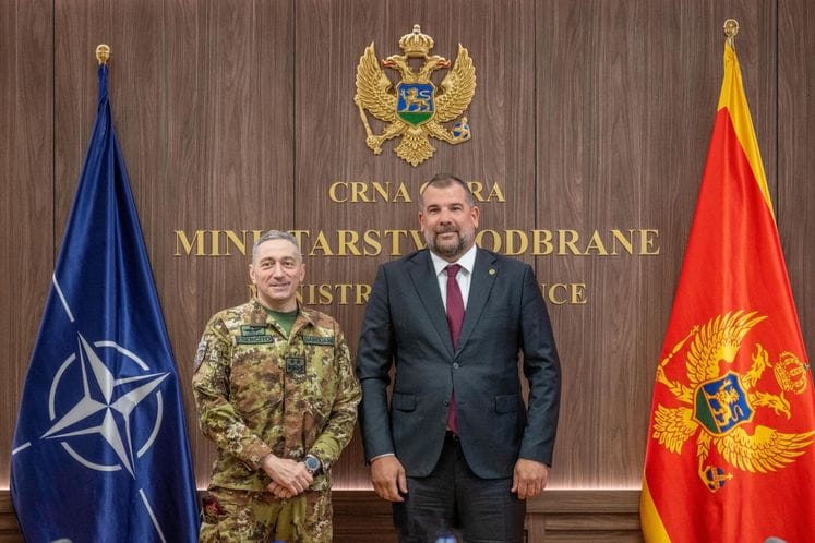 Ministar Krapović I NGŠ Vuksanović sastali se danas u Podgorici sa komadantom KFOR-a