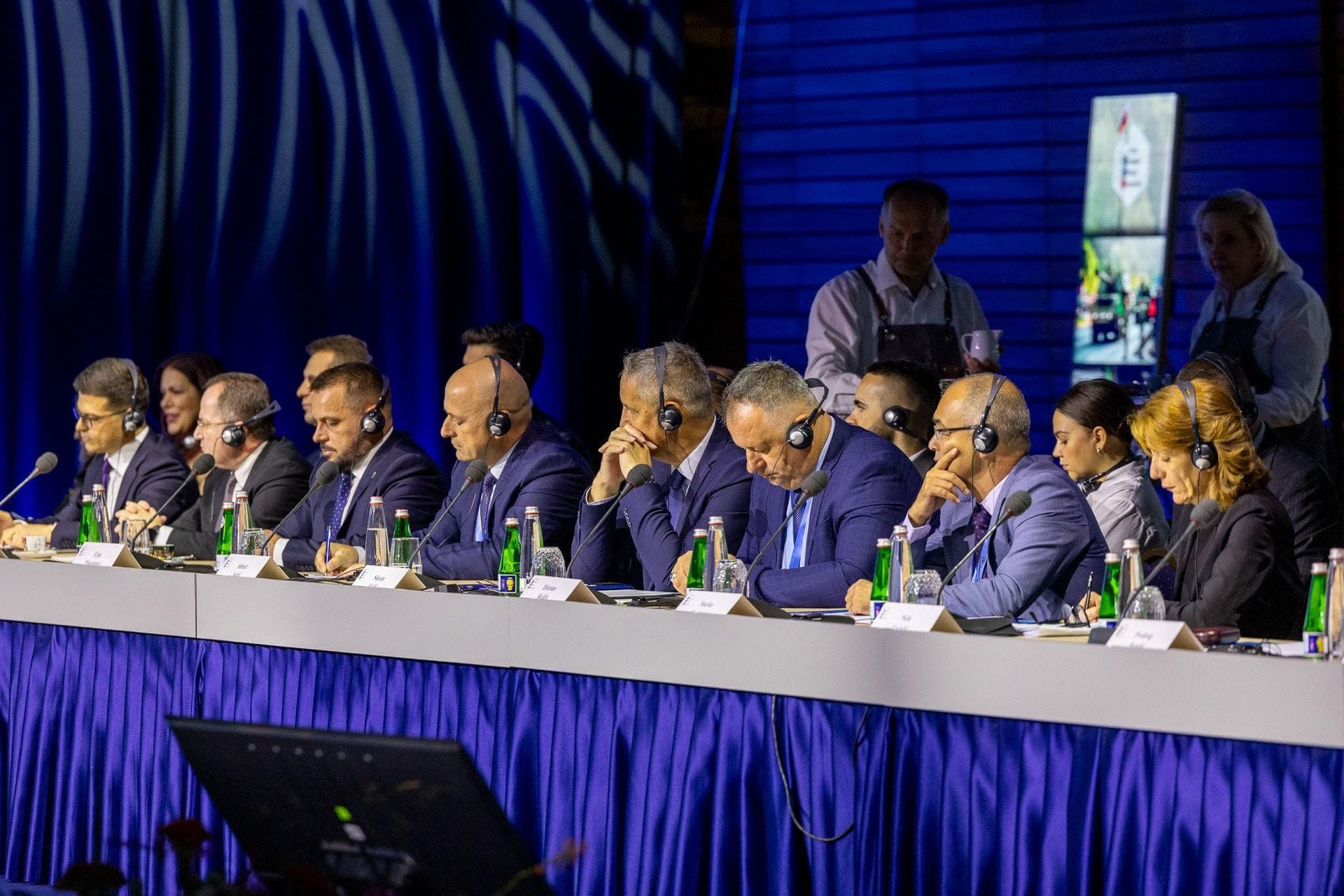 gallery.media[0].alt