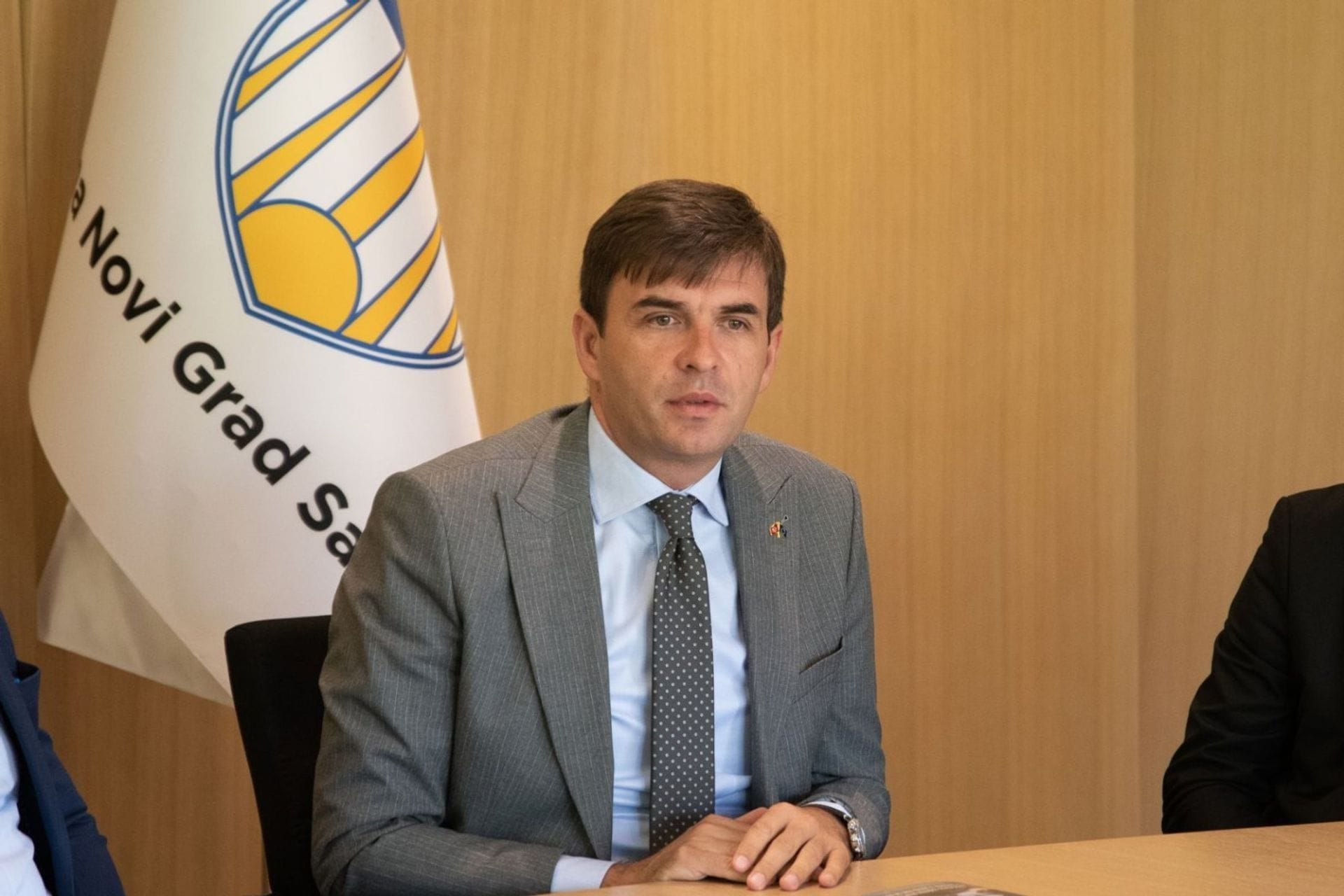 Ministar Azemović sa načelnicima sarajevskih općina: U Sarajevu dogovoreni novi modeli saradnje sa dijasporom i lokalnim zajednicama