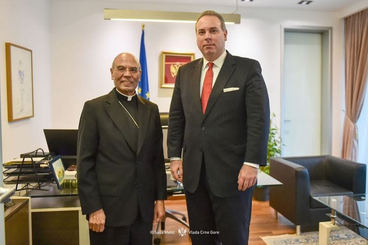 Potpredsjednik Ivanović razgovarao sa apostolskim nuncijem Fransisom Asisijem Ćulikatom Potpredsjednik Ivanović razgovarao sa apostolskim nuncijem Fransisom Asisijem Ćulikatom