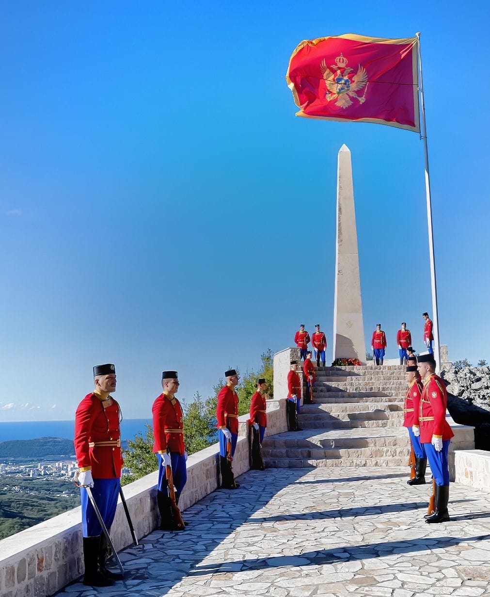 gallery.media[0].alt