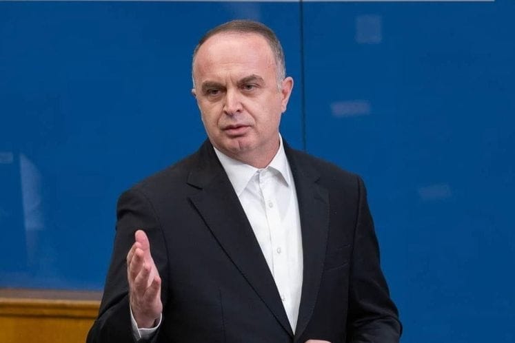 Ник Гјелосхај