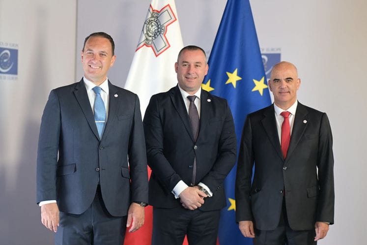 Малта Малта