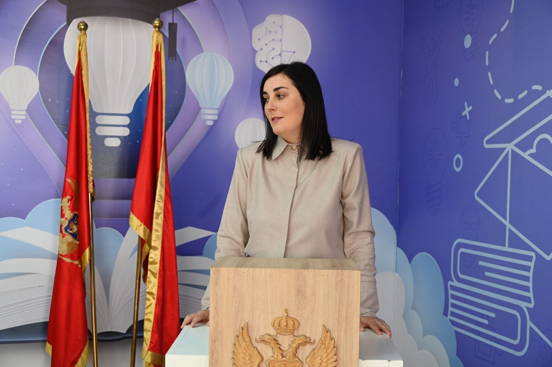 gallery.media[0].alt