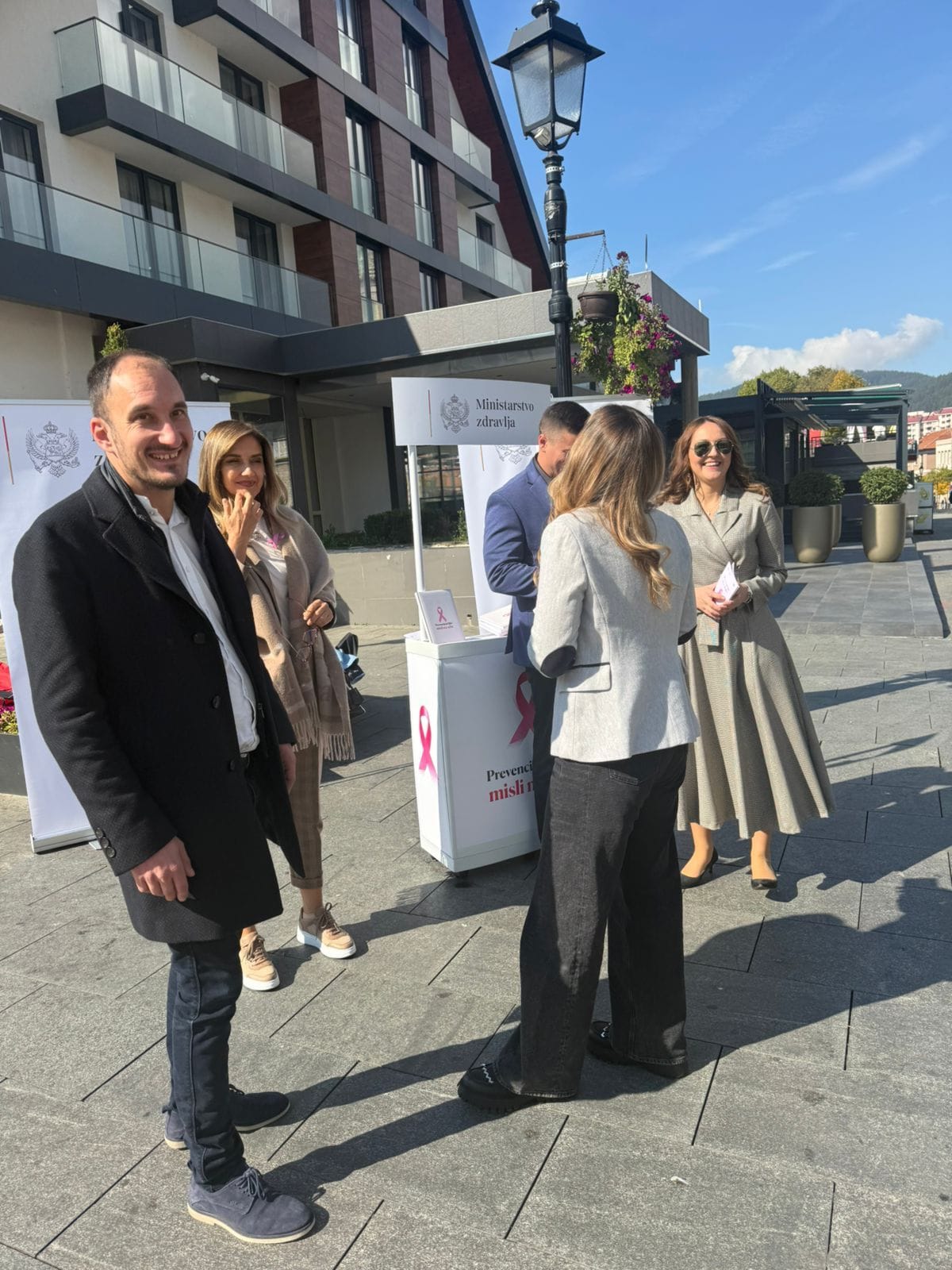 gallery.media[0].alt