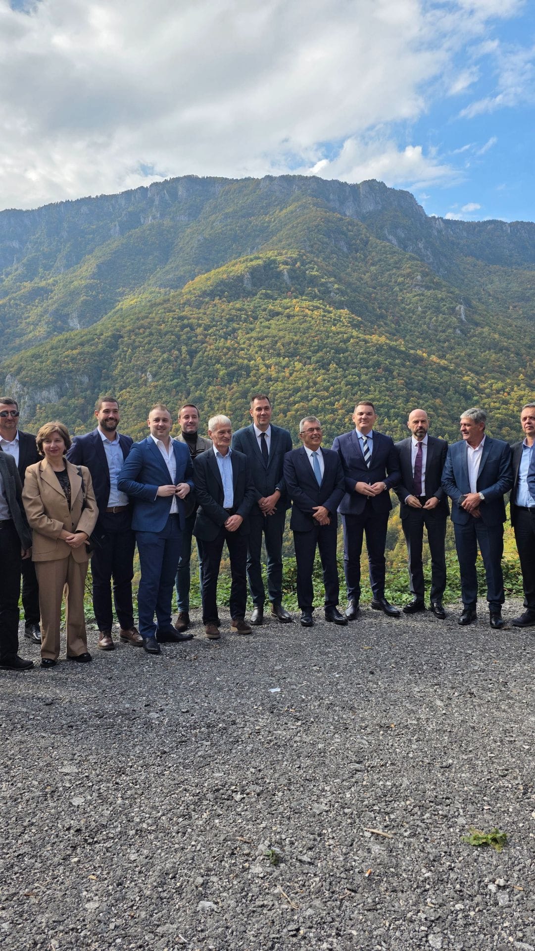 gallery.media[0].alt