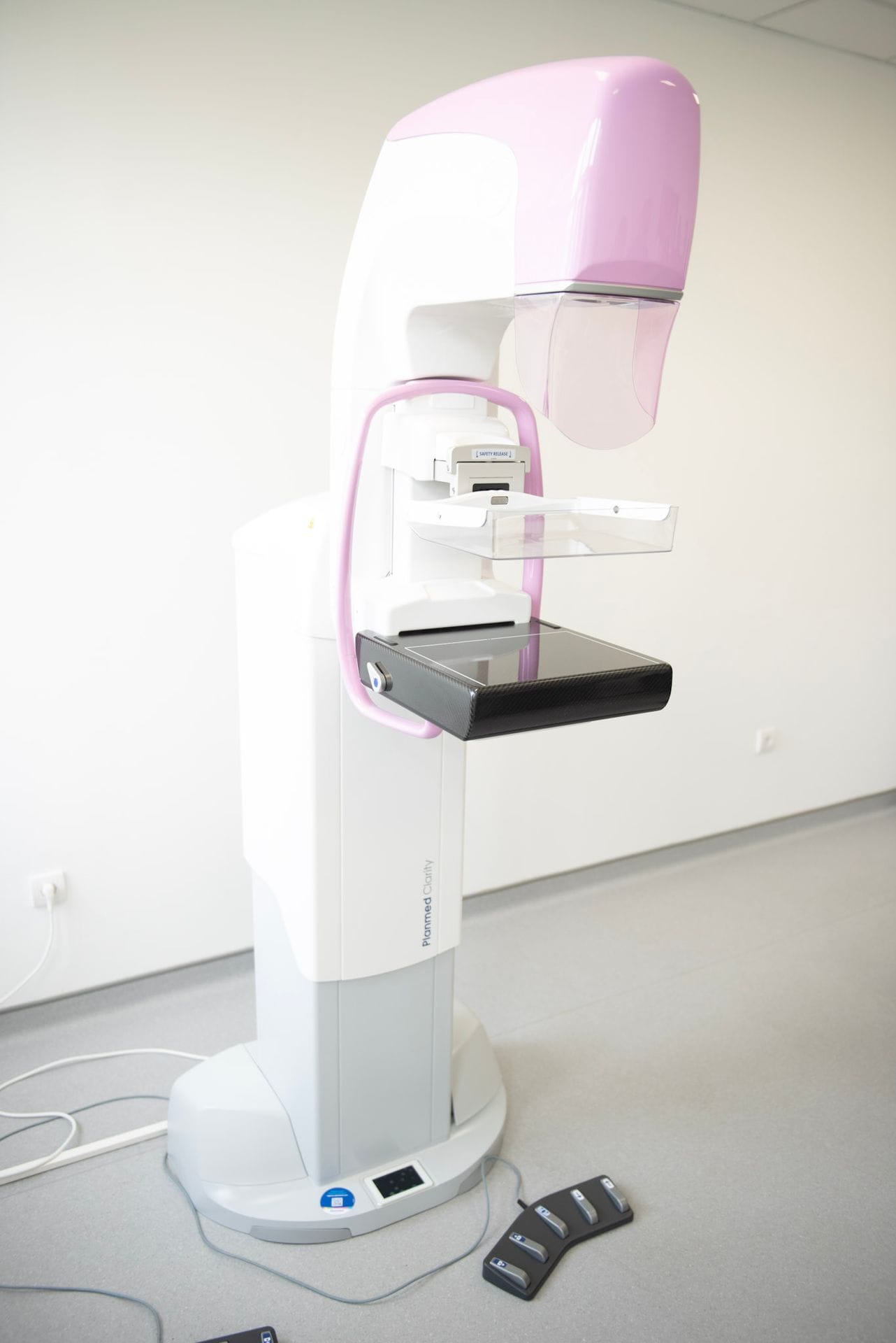 gallery.media[0].alt