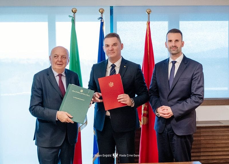 gallery.media[0].alt