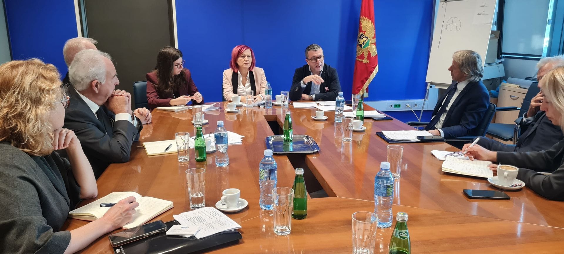 gallery.media[0].alt