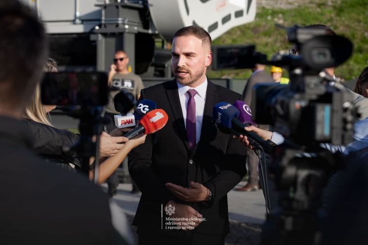 Dabetić: Puštanje u rad specijalizovane mašine za tretman guma važan korak ka održivom upravljanju otpadom