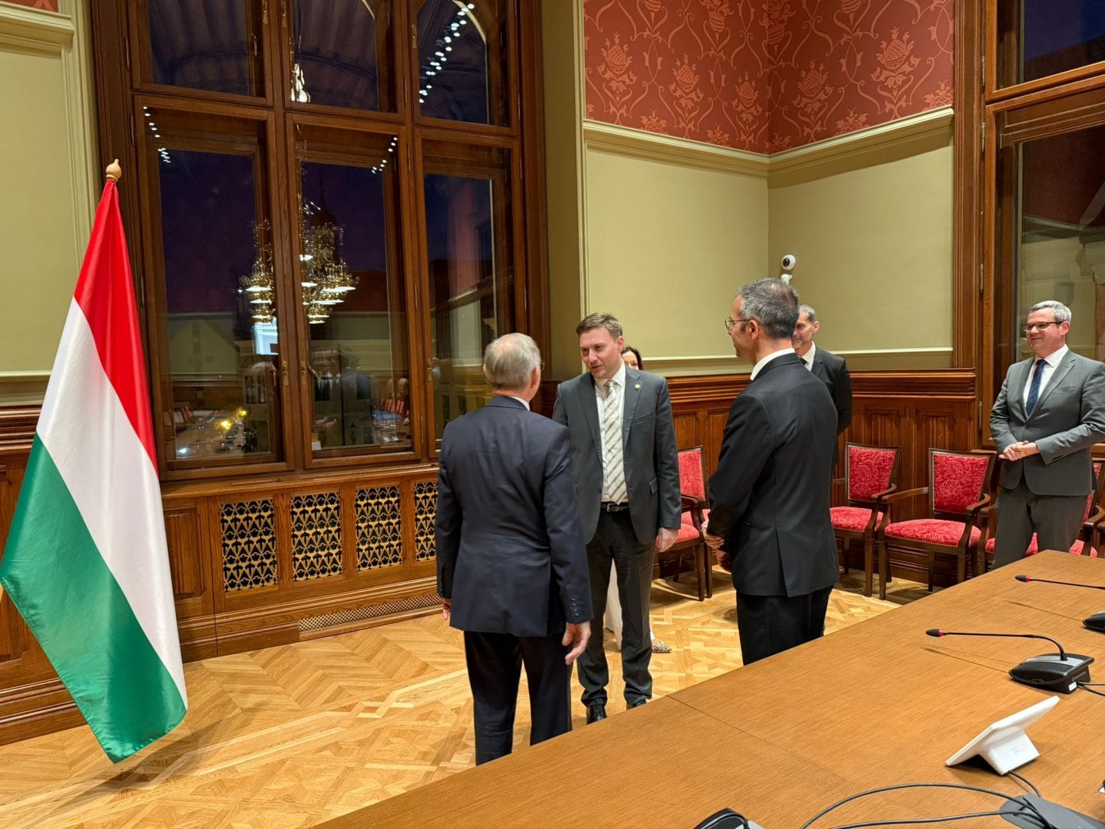 gallery.media[0].alt