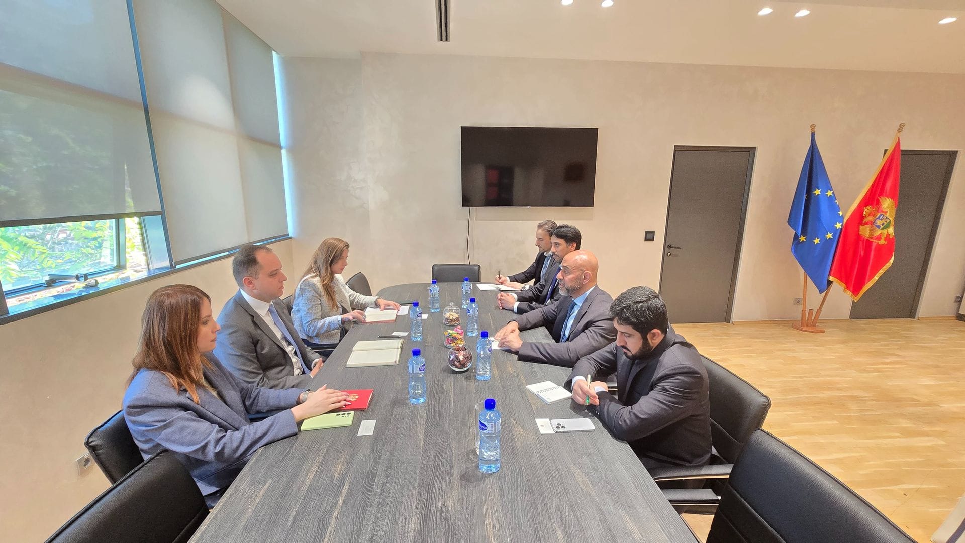 gallery.media[0].alt