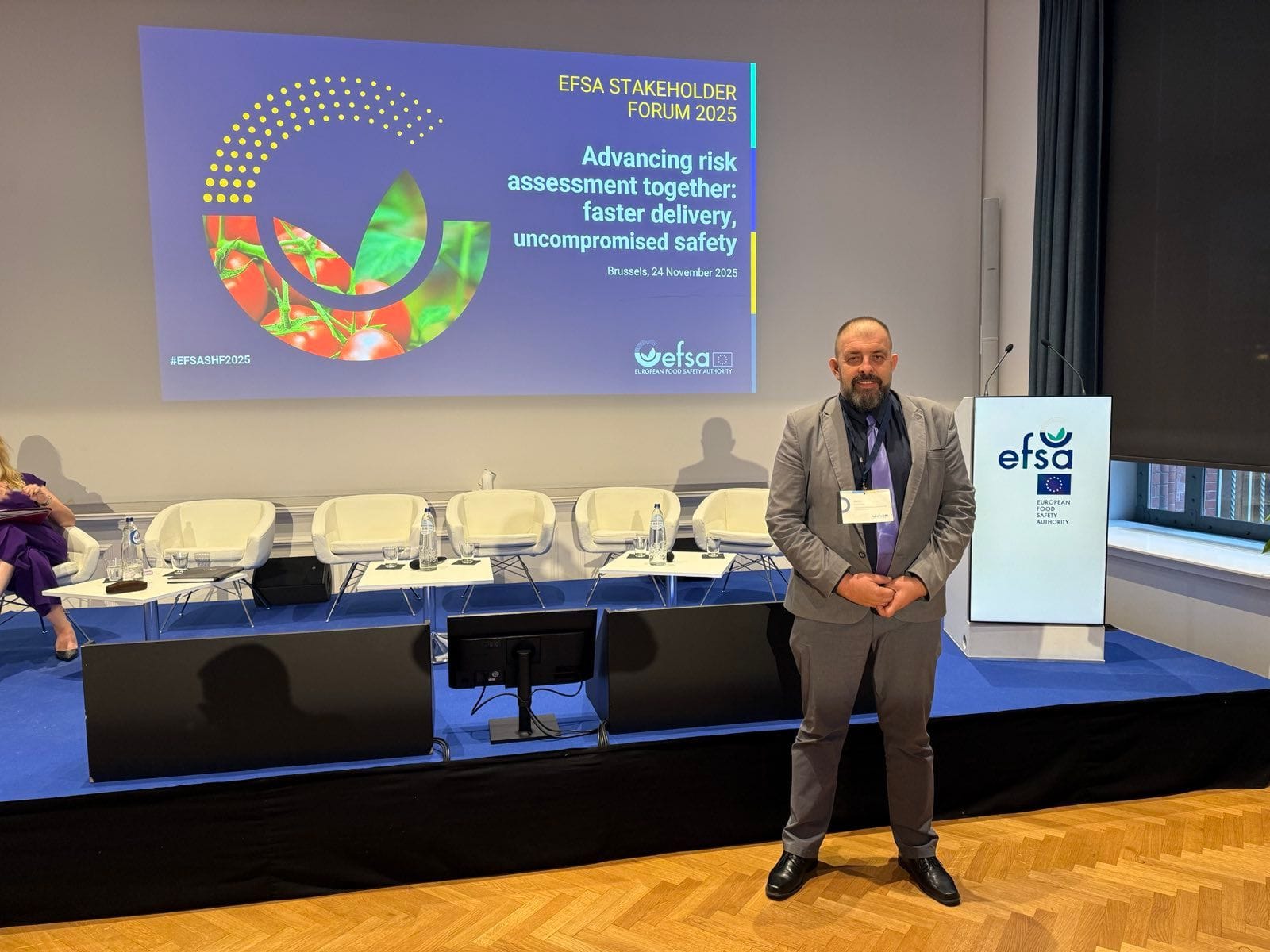 gallery.media[0].alt