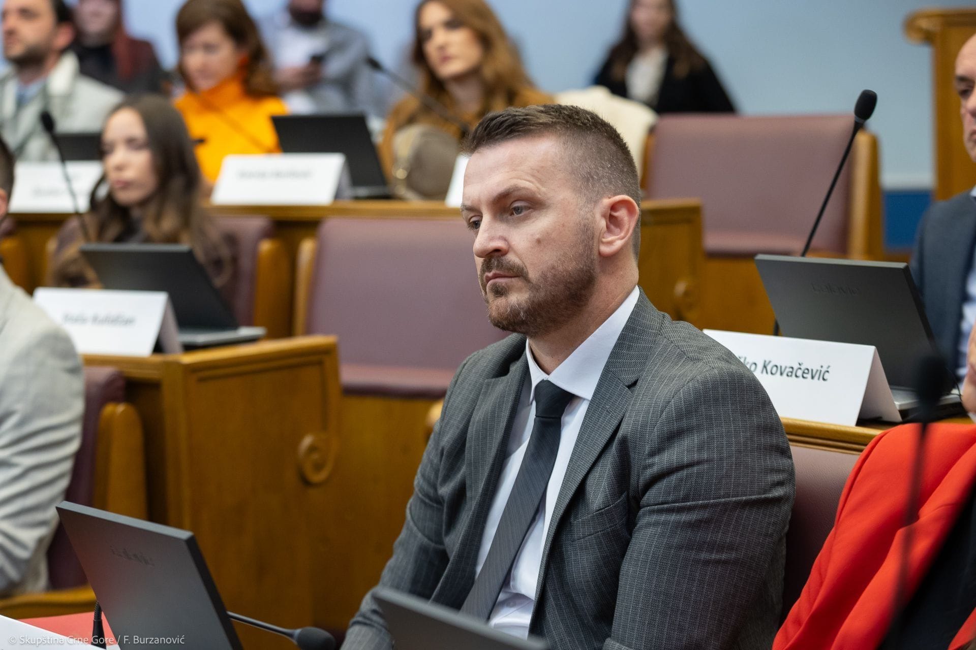 Saopštenje - Ministar Dukaj na trećem zasijedanju Omladinskog parlamenta: “Vrijeme je da mladi preuzmu aktivnu ulogu u kreiranju budućnosti”