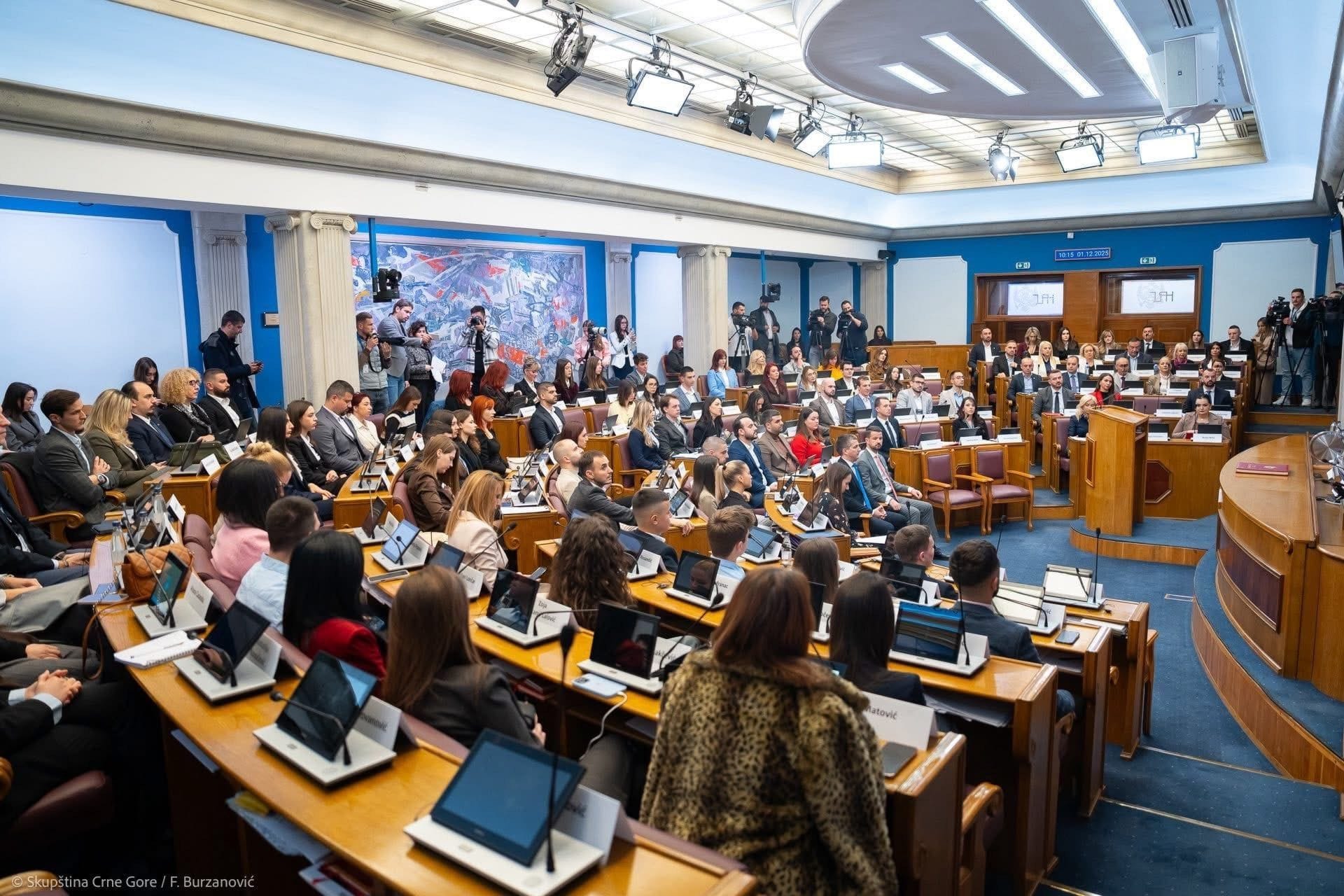 Saopštenje - Ministar Dukaj na trećem zasijedanju Omladinskog parlamenta: “Vrijeme je da mladi preuzmu aktivnu ulogu u kreiranju budućnosti”