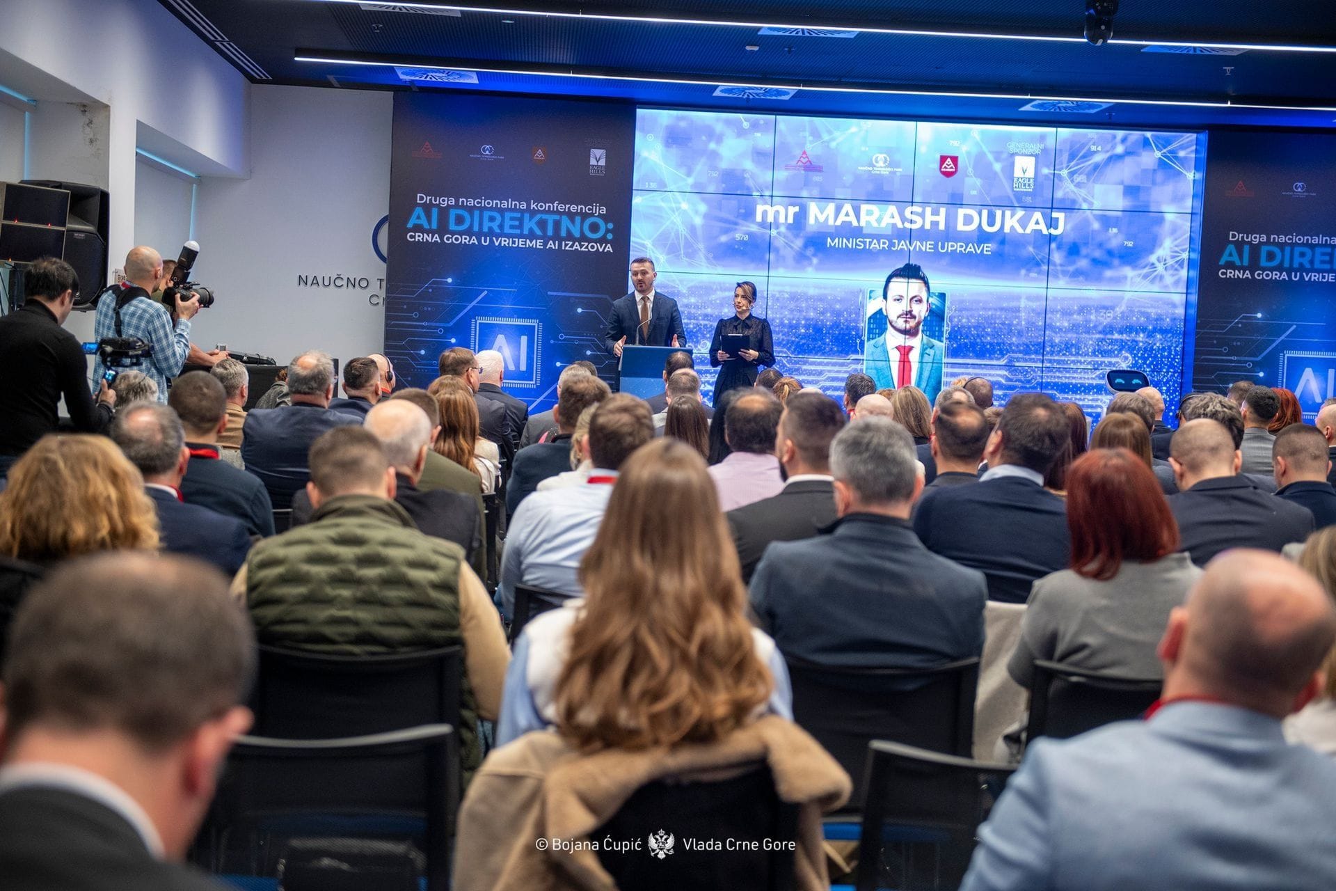 Ministar Dukaj otvorio konferenciju -„AI direktno- Crna Gora u vrijeme AI izazova